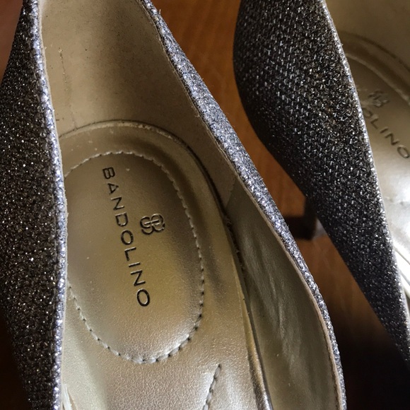 Silver heels - Picture 2 of 5